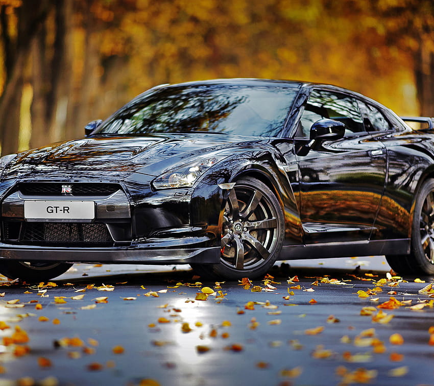 Nissan GT R en Autumn Forest para ZTE Grand X Pro, gtr r35 otoño fondo de pantalla