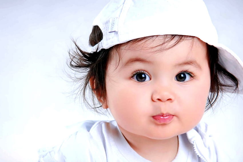 Bebê fofo com um sorriso, sorriso de bebê papel de parede HD