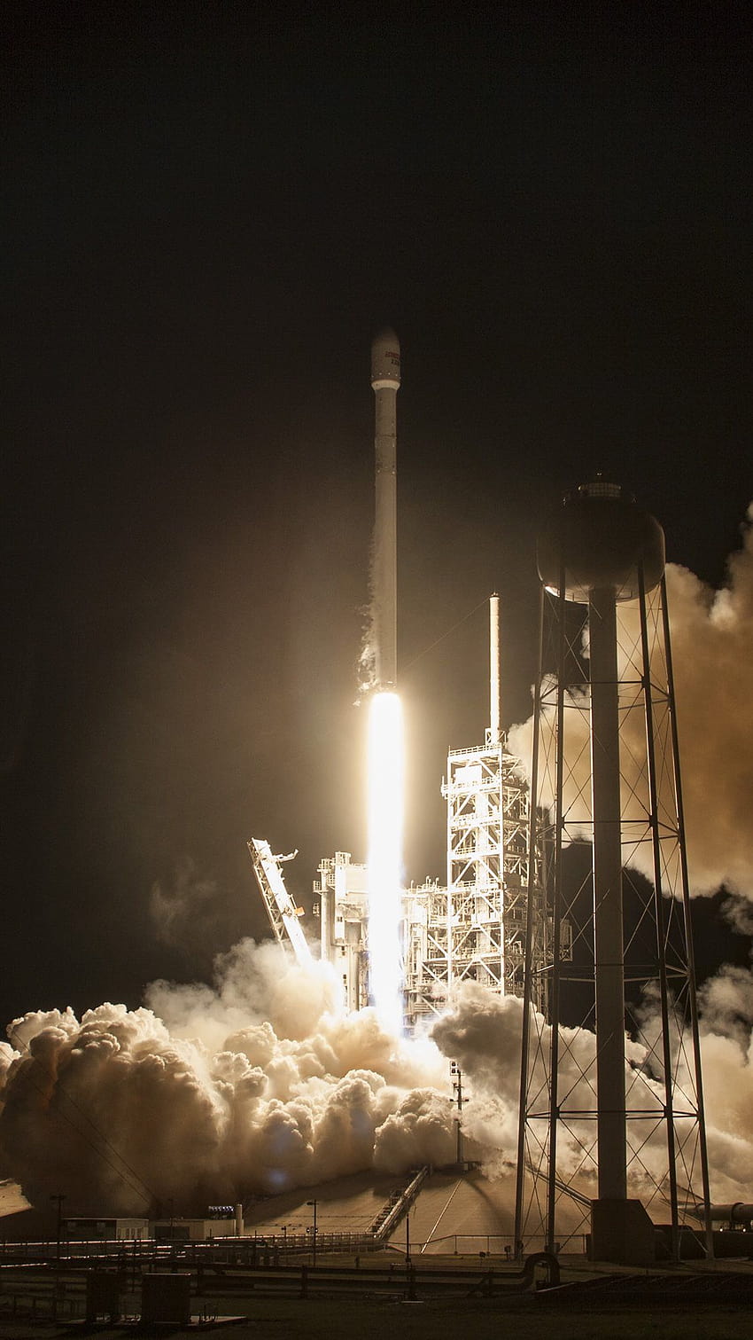 10 Amazing SpaceX pour iPhone 11, lancement de fusée pour smartphone Fond d'écran de téléphone HD