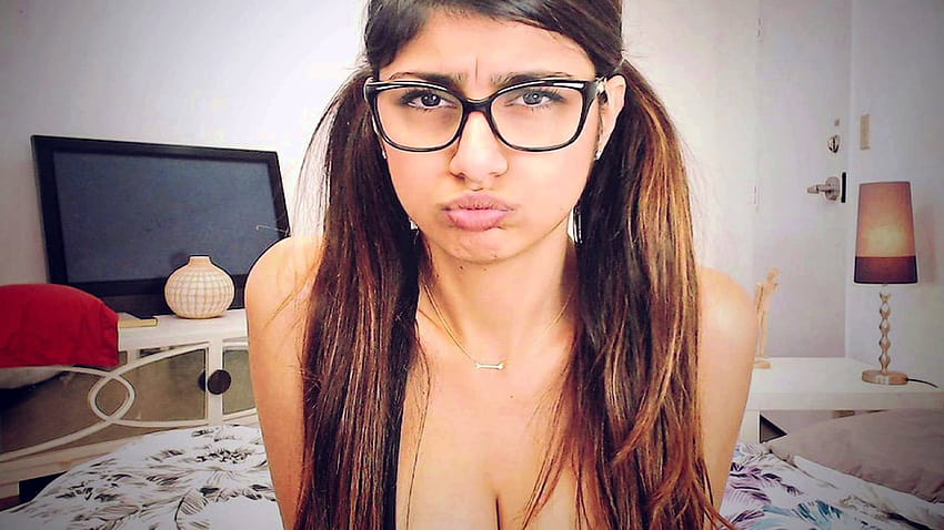 The Mia Khalifa diss song you didn't know you needed – Curated Flame HD wallpaper