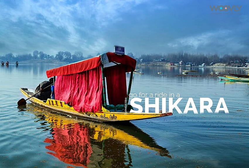 Eine Shikara-Fahrt ist einer der beruhigendsten und entspannendsten Aspekte eines Urlaubs in Kaschmir. Shikaras sind lange Boote, die 2020 HD-Hintergrundbild