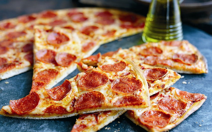 Pizza Slice, парче пица HD тапет