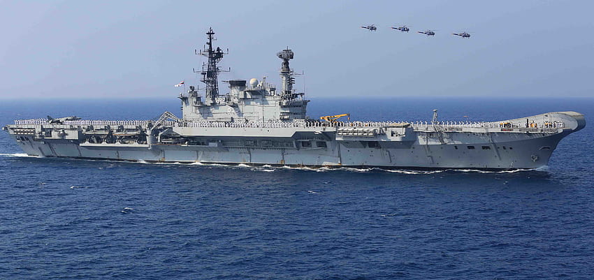 INS Viraat, una delle due Carrier Task Forces della Marina indiana, schierata Sfondo HD