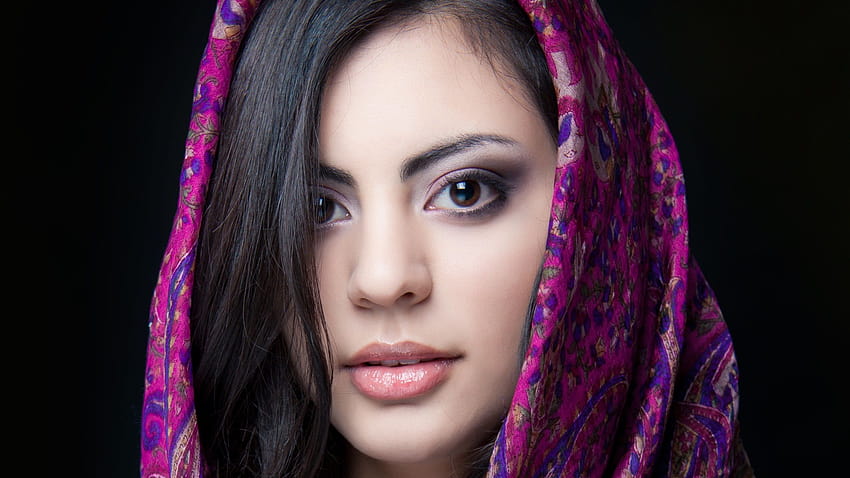 Linda garota indiana, olhos castanhos, rosto, cachecol 750x1334 iPhone 8/7, garota indiana papel de parede HD