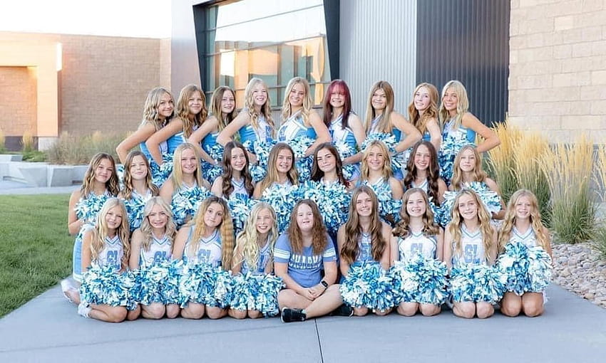 Utah school omits teen with Down's syndrome from cheer team, cheerleader best friends HD wallpaper