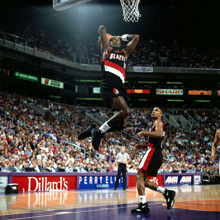 DAR Sports: The 10 Best Dunkers In NBA History, clyde drexler HD phone wallpaper