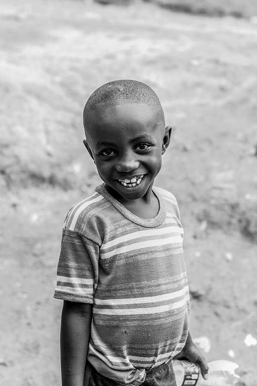 村の陽気なアフリカの少年 · ストック、アフリカの子供 Hd電話の壁紙 Pxfuel
