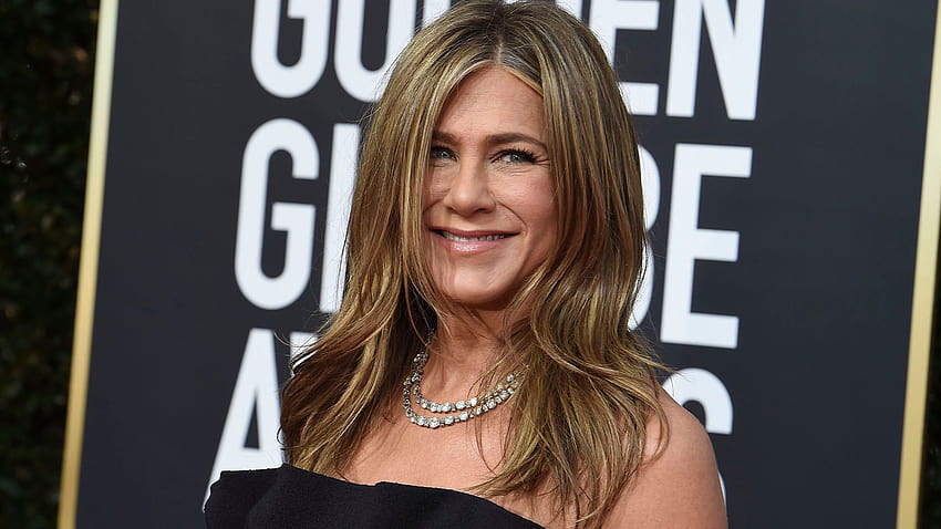 Jennifer Aniston's 2020 Golden Globes Dress Is the Perfect Black, jennifer aniston 2020 HD wallpaper