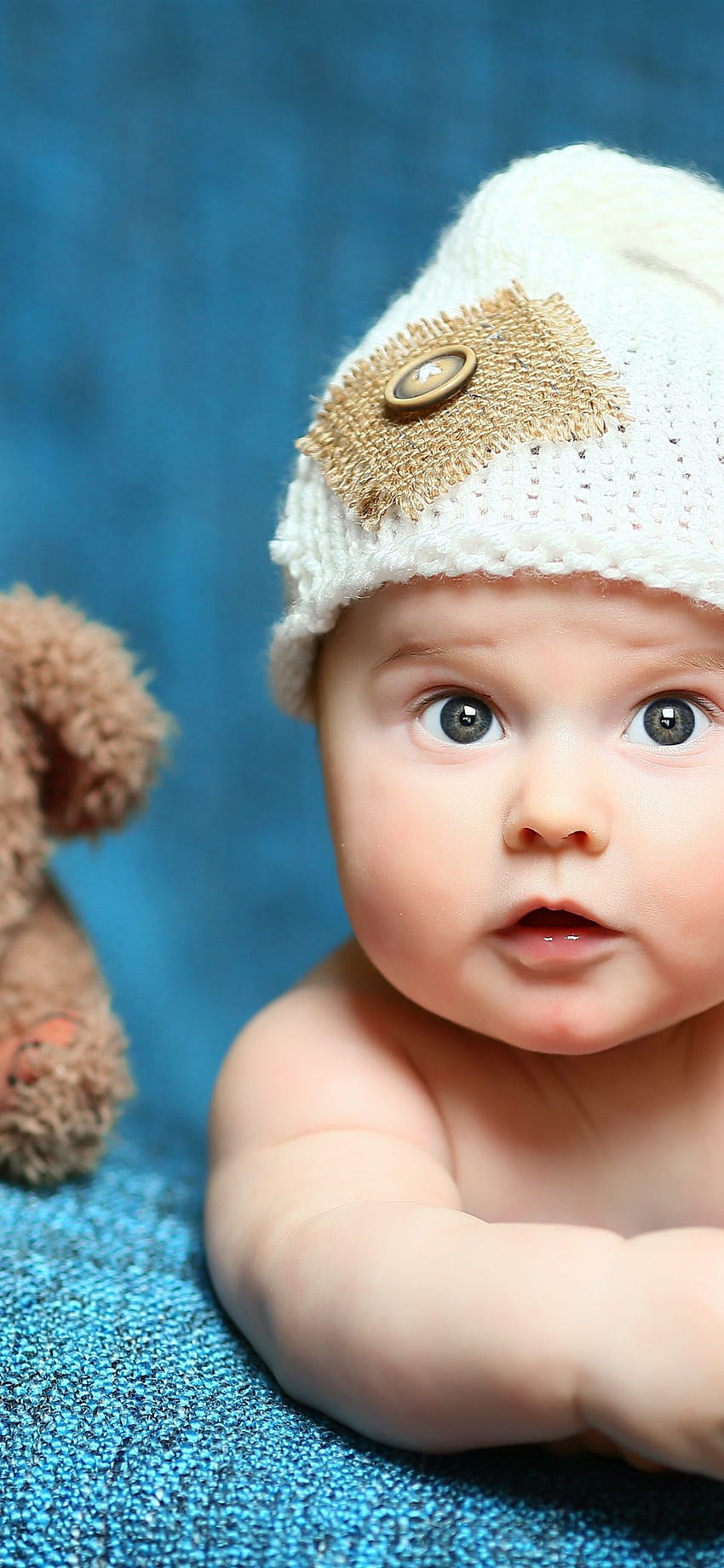 Cute baby and toy bear 1125x2436 iPhone 11 Pro/XS/X , background, cute children HD phone wallpaper