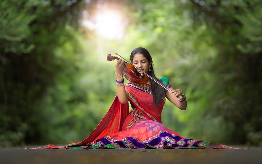 Saree, Frauen, Violine / und mobile Hintergründe, indische Frauen Saree HD-Hintergrundbild