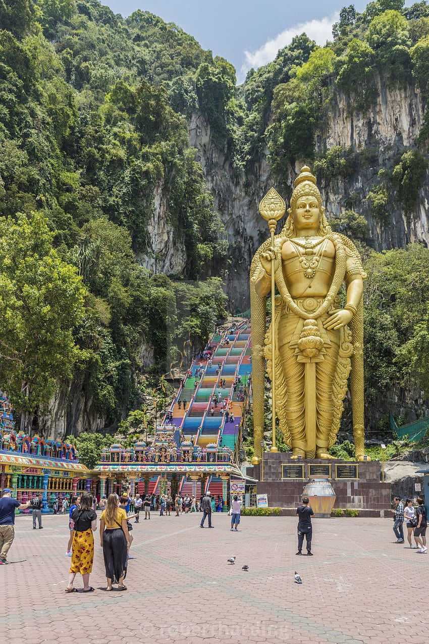 Statua di Lord Murugan presso le grotte di Batu, Kuala Lumpur, Malesia, sud-est..., Malesia murugan Sfondo del telefono HD