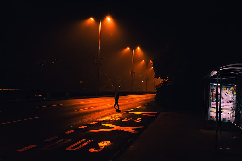 : Orange, städtisch, Lichter, Silhouette, Straße, Lampe, Regen, Nebel, Gehen, Straßenlicht, Reflexion, Grafik, Nachtsicht, dunkel, schwarz 5616x3744, Straßenlaterne HD-Hintergrundbild