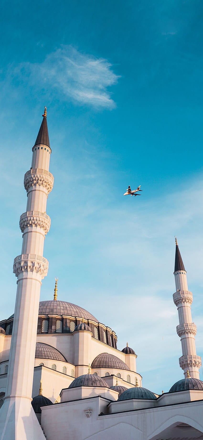 Muốn tận hưởng vẻ đẹp của tòa thánh nổi tiếng nhất thế giới ngay trên màn hình iPhone của bạn? Hãy xem ngay hình nền Mosque siêu đẹp, lấy cảm hứng cho ngày mới nhé! 