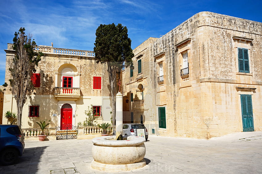 Bastion Square in Mdina, Malta HD wallpaper