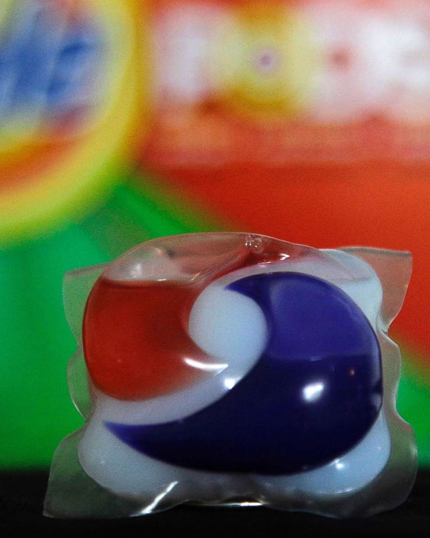 Why internet craze the 'Tide pod challenge' is dangerous, potentially deadly, tide pods HD phone wallpaper