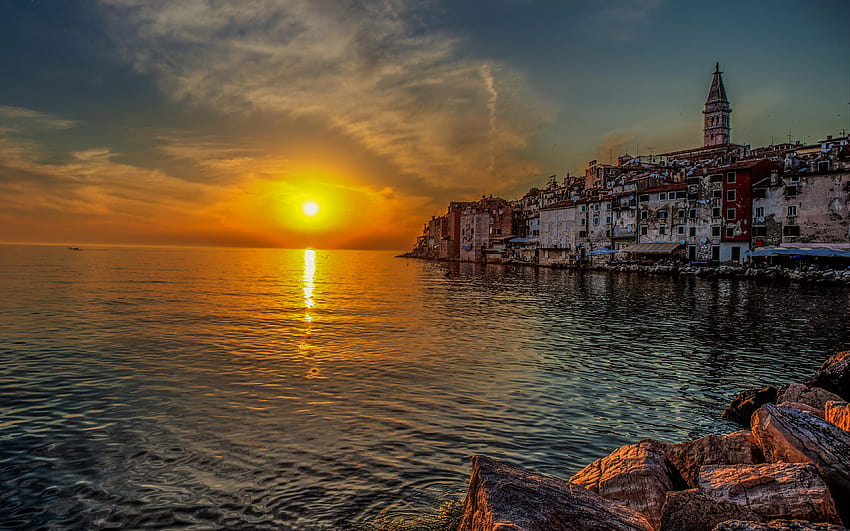 Sunset in old town Rovinj, Croatia , sunset rovinj croatia HD wallpaper