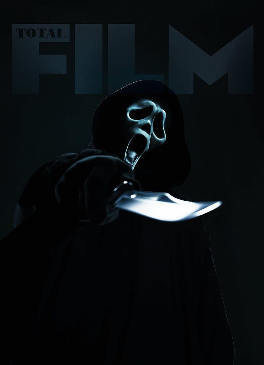Ghostface observa a su próxima víctima en New Scream 2022, Scream 5 fondo de pantalla del teléfono