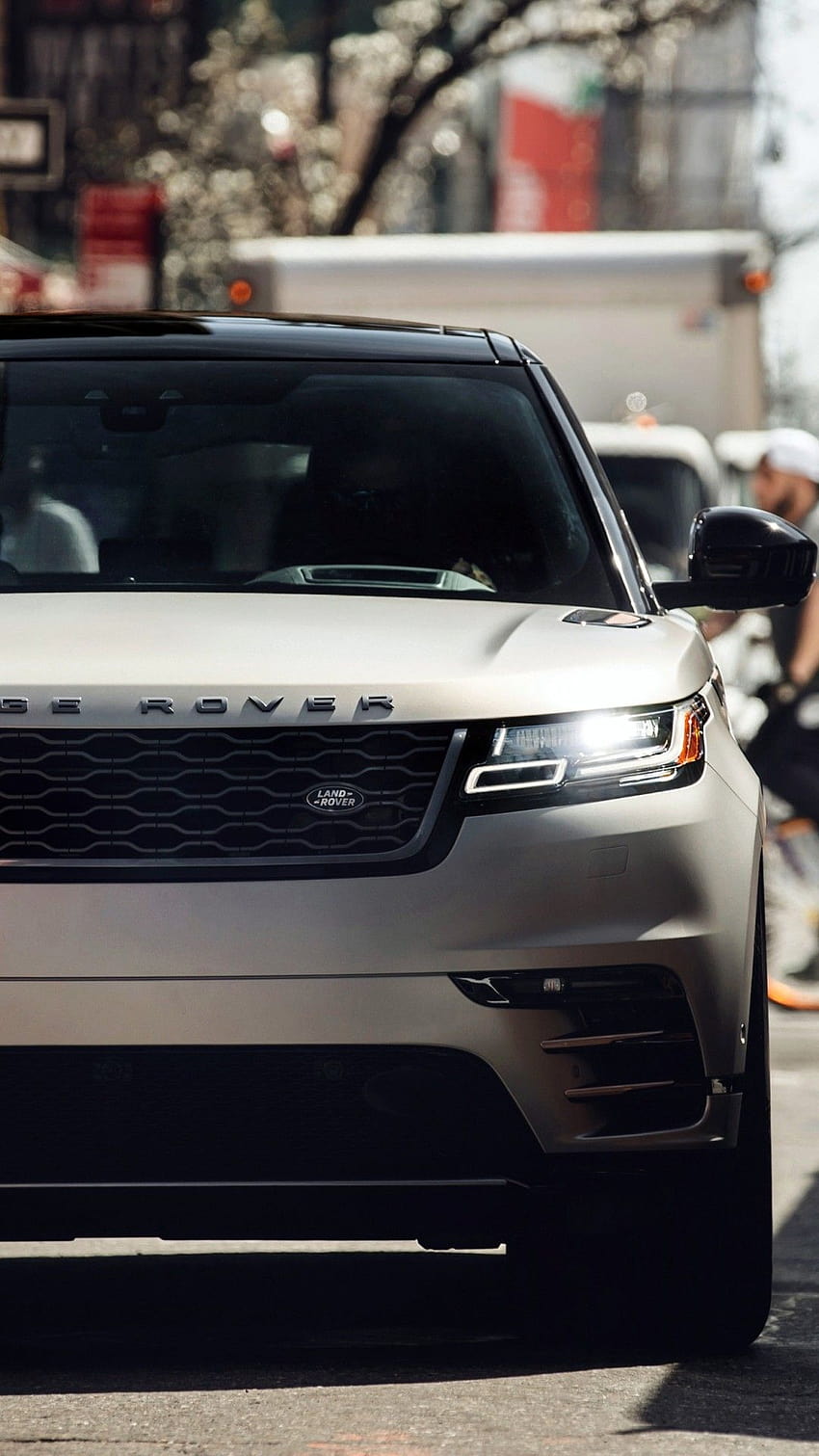 Range Rover Velar, Urban, People, Street, Suv Cars, velar aventador iphone HD電話の壁紙