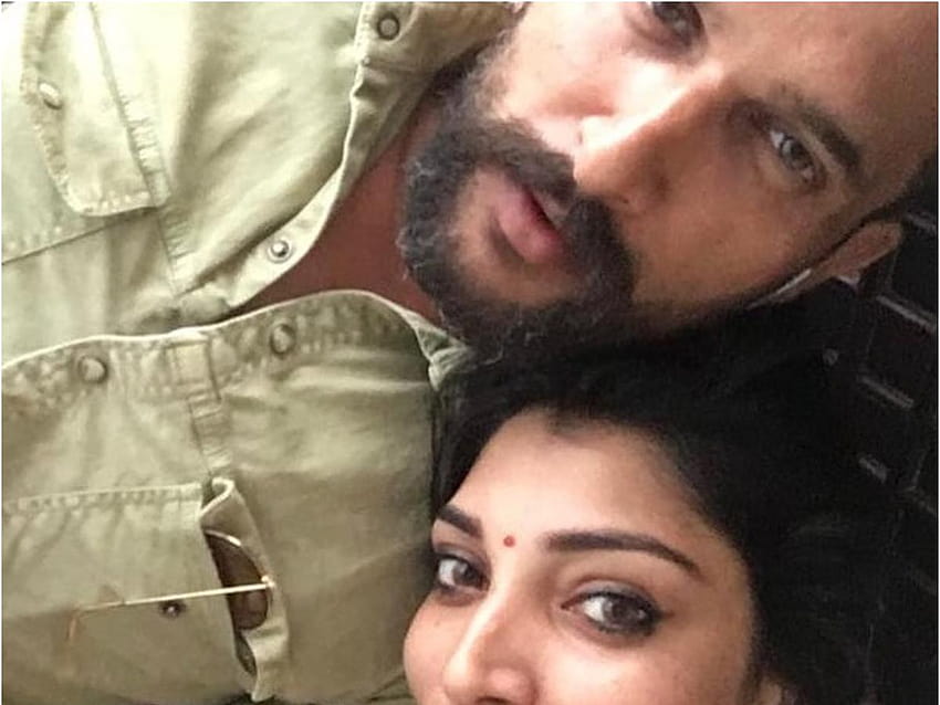 Bigg Boss Malayalam 3: Rithu Manthra's boyfriend Jiya Irani shares cosy as he welcomes her back HD wallpaper
