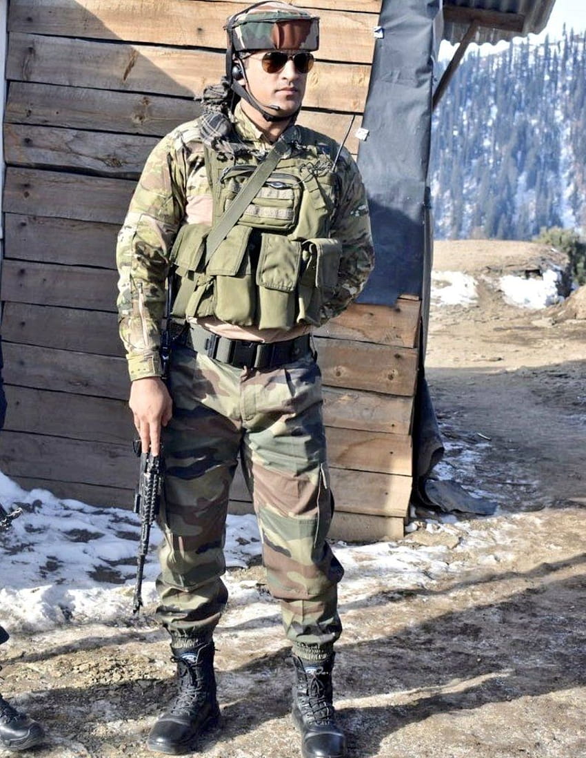 Sehen Sie sich die er an: Atemberaubende Unsichtbarkeit von MS Dhonis Aufenthalt mit der indischen Armee in Kaschmir Emerge, MS Dhoni Army HD-Handy-Hintergrundbild
