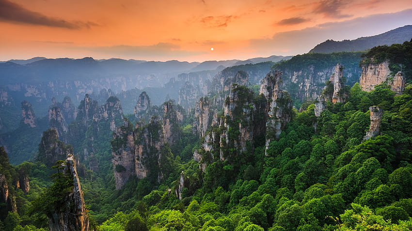Narodowy park leśny Zhangjiajie o zachodzie słońca, Wulingyuan, Hunan, Chiny Tapeta HD