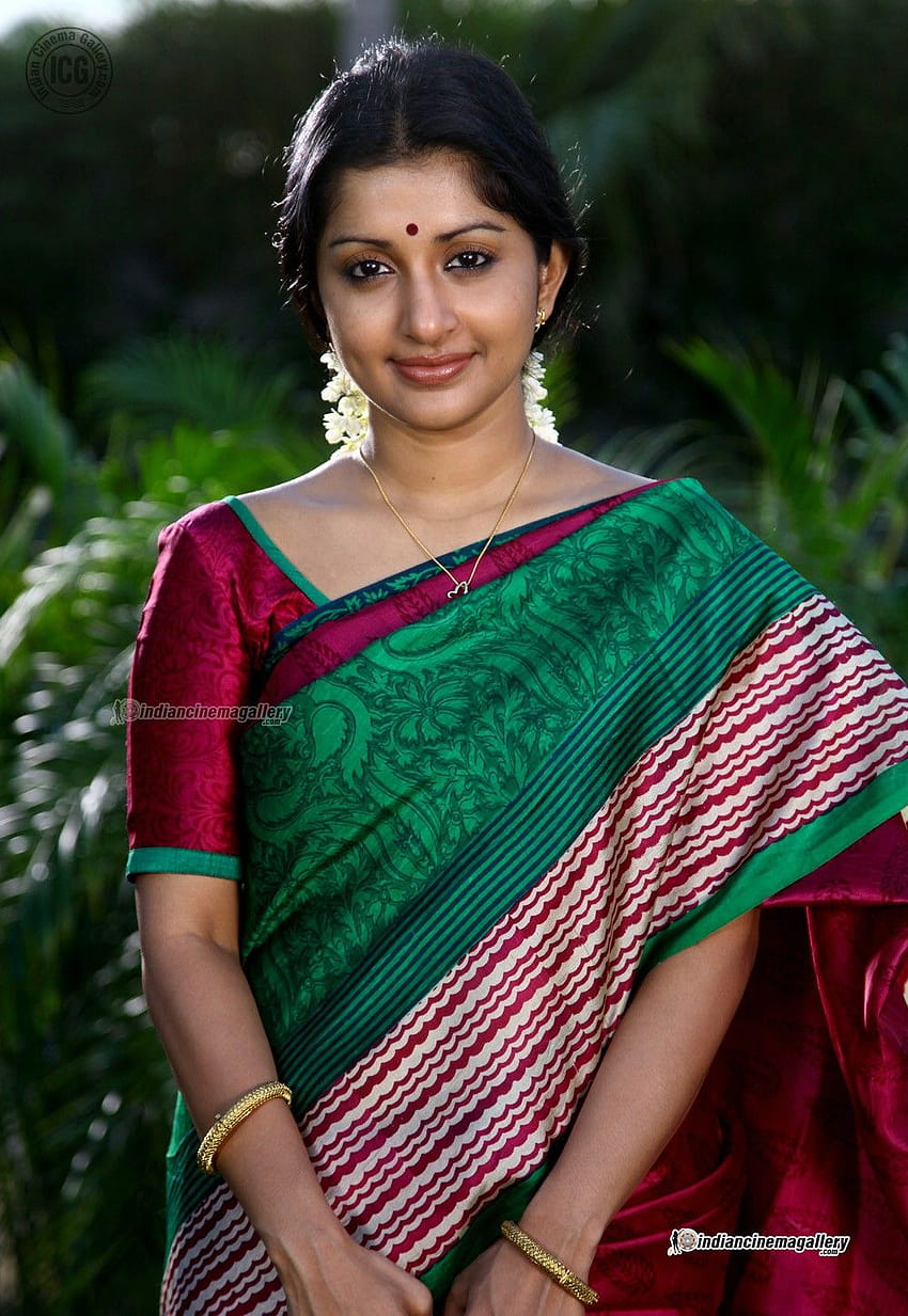 Meera Jasmine In Vingyani Movie 47855 HD phone wallpaper | Pxfuel