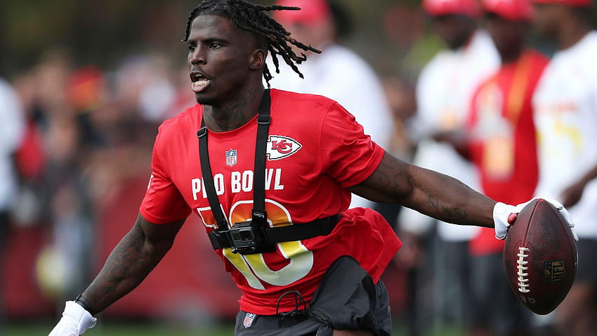 Reports: Cops Investigating Tyreek Hill For Allegedly Breaking, tyreek hill cartoon anime HD wallpaper