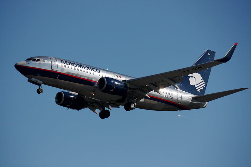Suspect arrested after hijacking Mexican airliner, aeromexico HD wallpaper