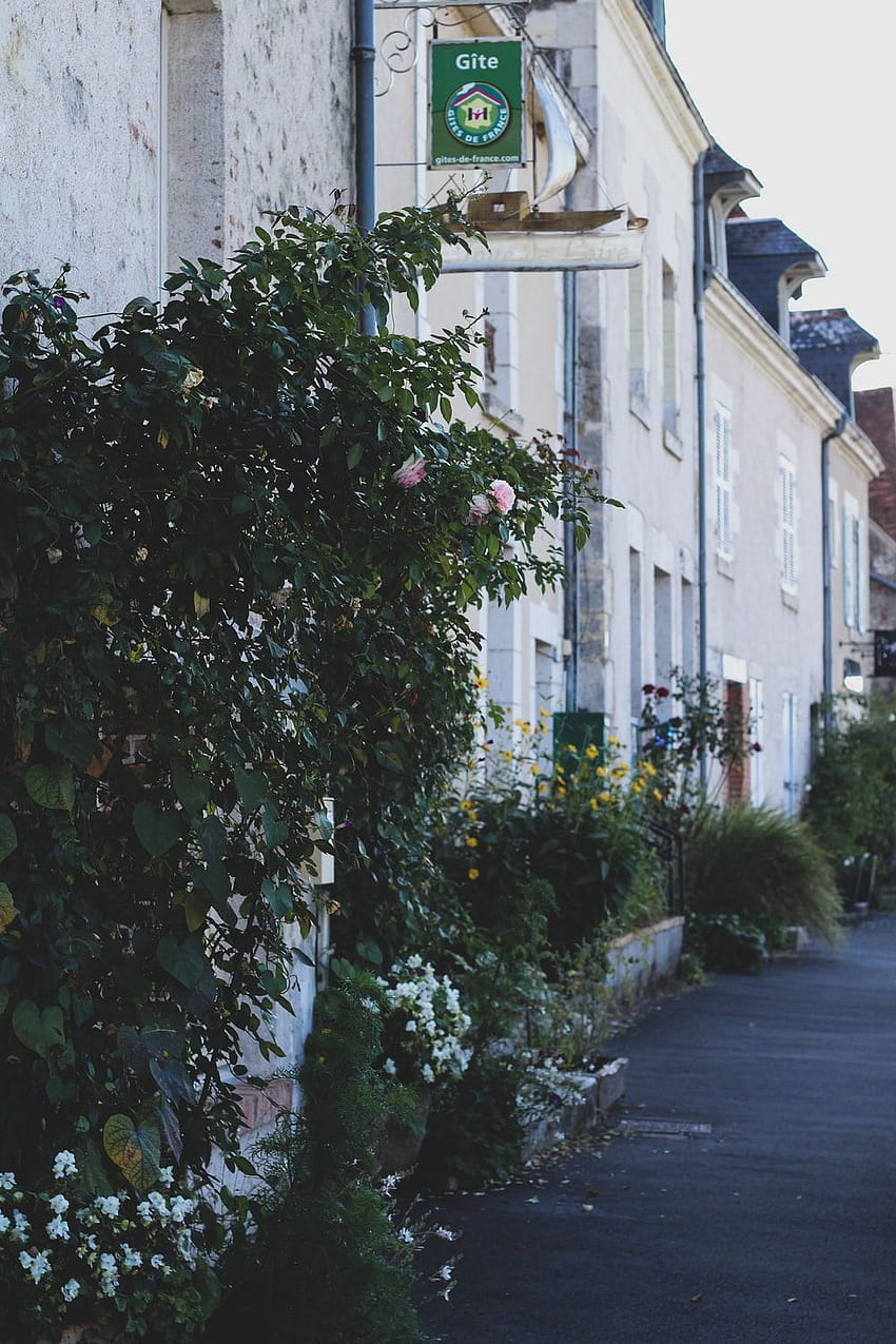 French Village HD phone wallpaper