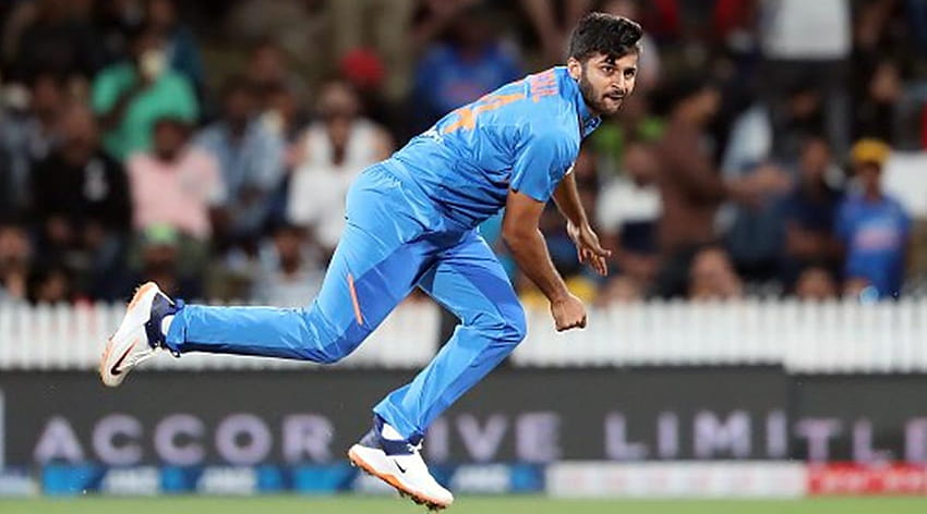 Shardul Thakur, otros jugadores de bolos indios asaron en Twitter mientras Nueva Zelanda persigue 348 carreras en el primer ODI; Ver reacciones fondo de pantalla