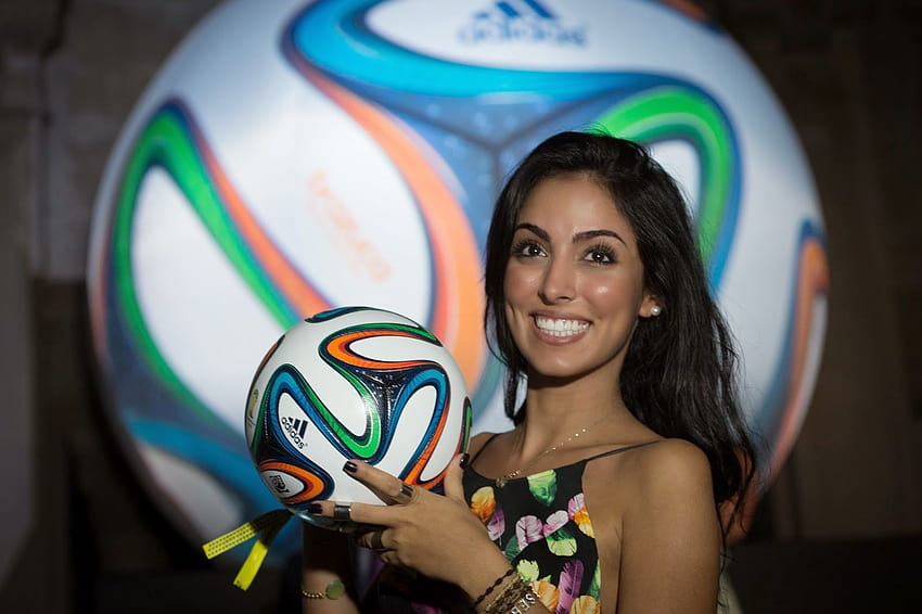 Copa Mundial de la FIFA Brasil 2014 Información: copa del mundo 2014 mujeres hinchas de fútbol, ​​fútbol femenino de brasil fondo de pantalla