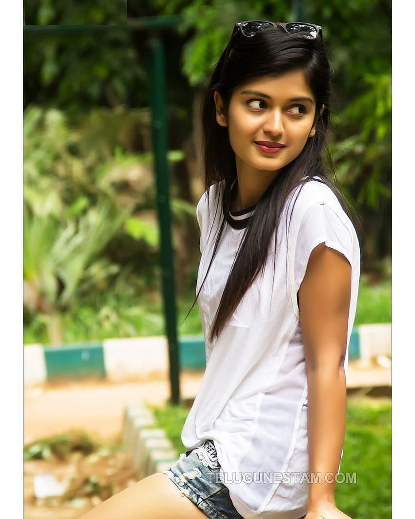 Mouna Ragam Telugu Serial Actress Priyanka M Jain, priyanka jain HD phone wallpaper