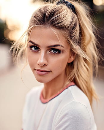 marina laswick brown hair