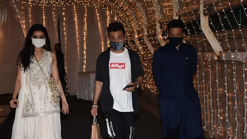 Shraddha Kapoor seen with rumoured boyfriend Rohan Shrestha at cousin Priyaank's wedding. See pics HD wallpaper