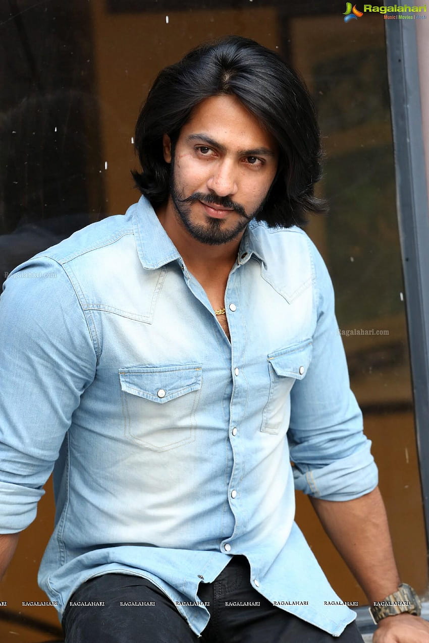 Thakur Anoop Singh Biography, Wiki, Age, Family, Affairs, Serials, Movies |  Cool hairstyles for men, Photo pose for man, Long hair styles men