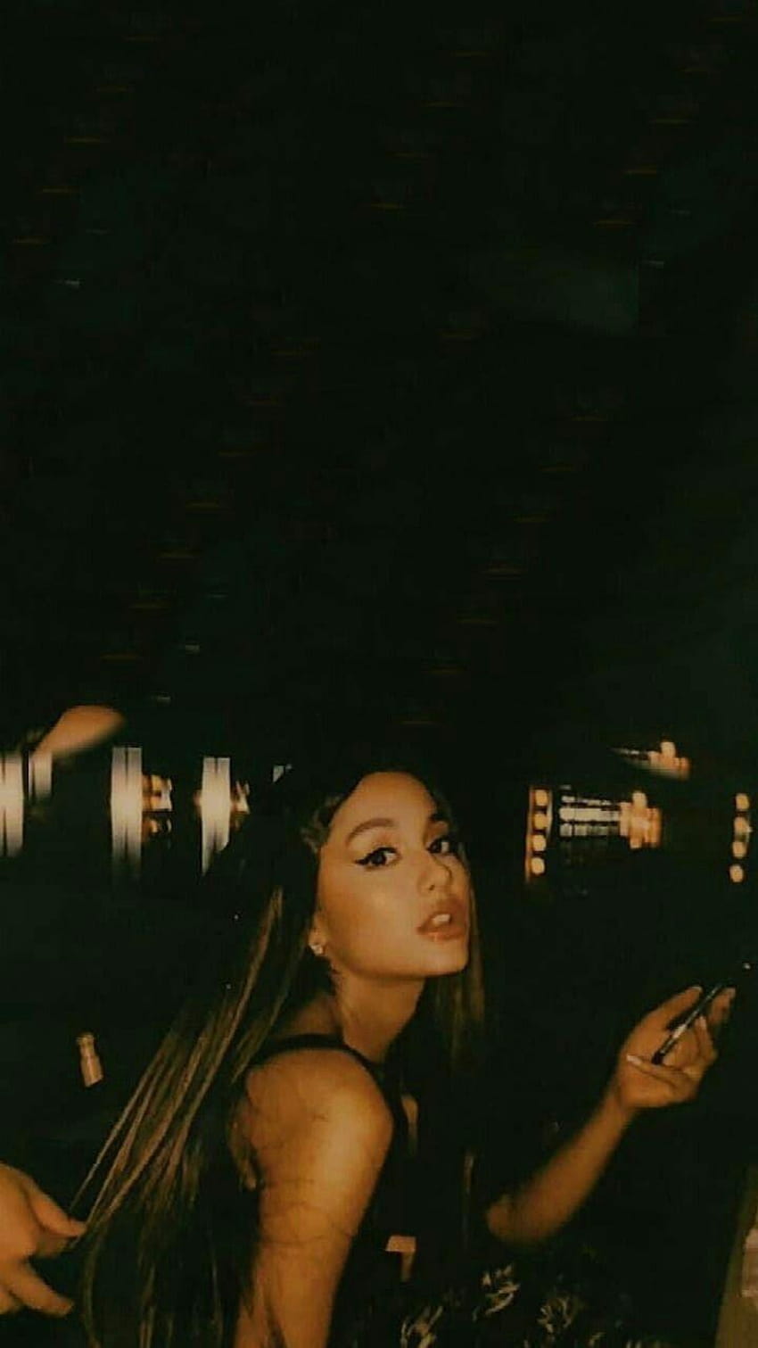 Pinterest @saladwhales:) in 2020, aesthetic ariana grande HD phone ...