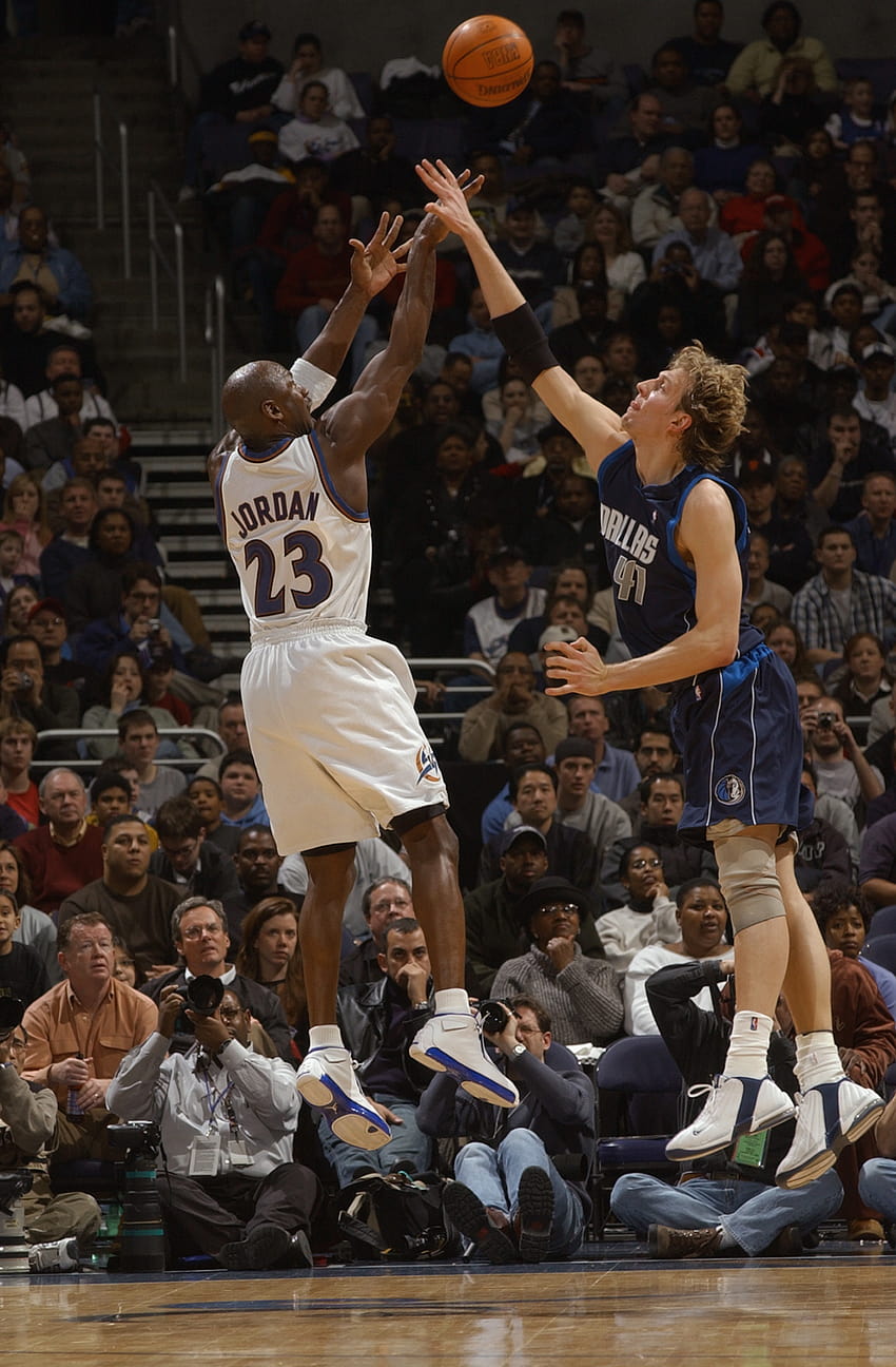 Dallas Mavericks: Michael Jordan: Nowitzki one of 4 current NBA, dirk nowitzki fadeaway HD phone wallpaper
