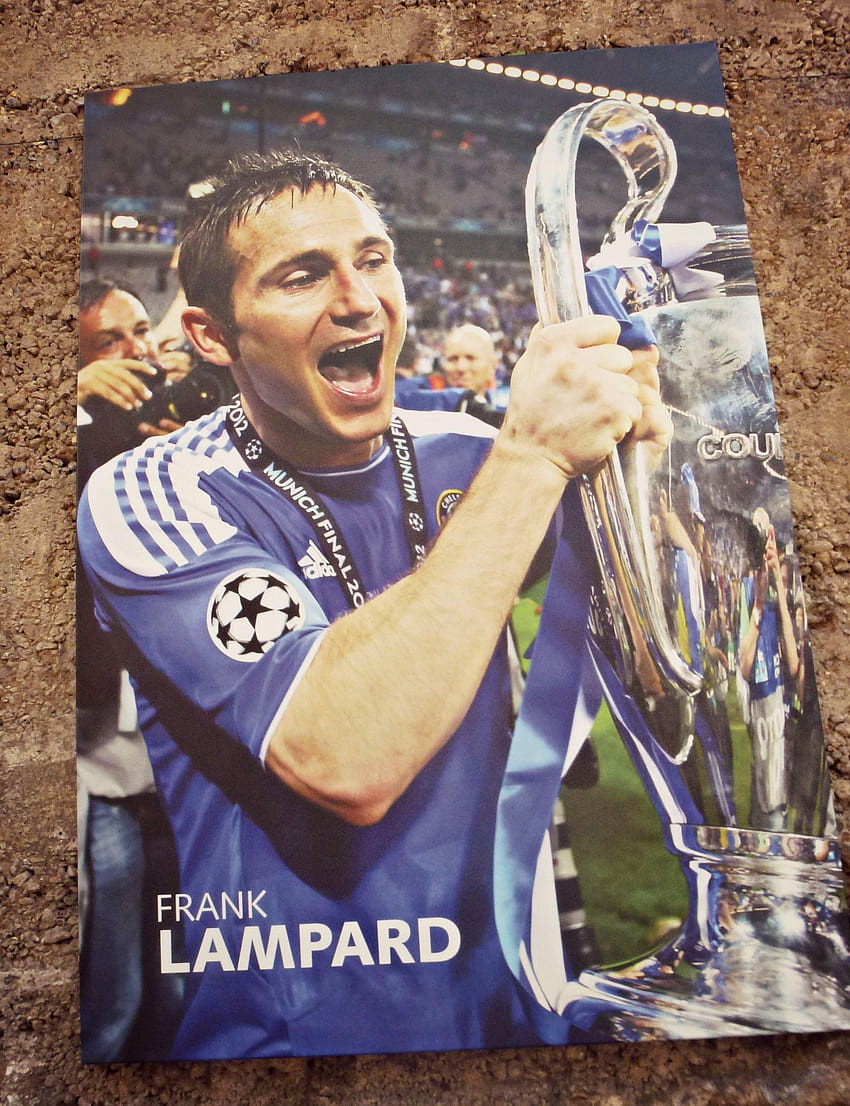 The player of Chelsea Frank Lampard with his own trophy, lampard chelsea HD phone wallpaper