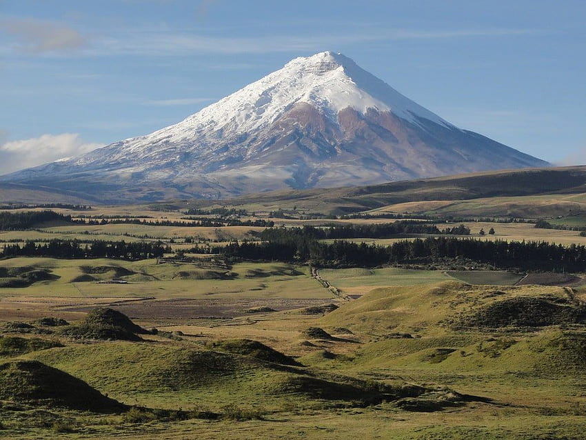 Ecuadoran Volcano Erupts for the First Time Since the '40s, cotopaxi volcano HD wallpaper