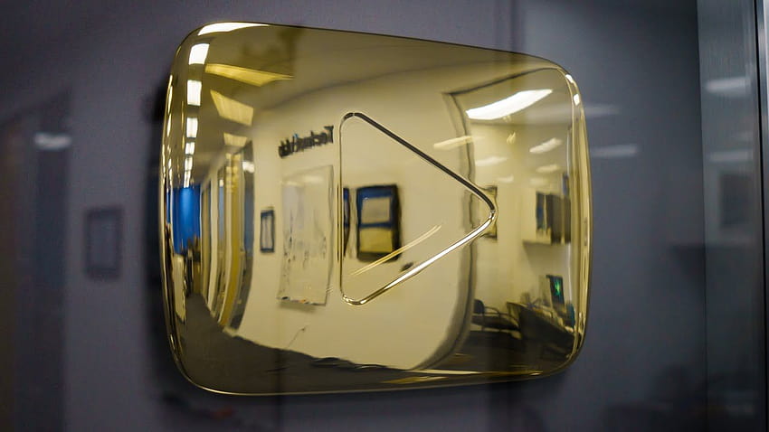 Logotipo dourado do Youtube, botão de reprodução do youtube papel de parede HD