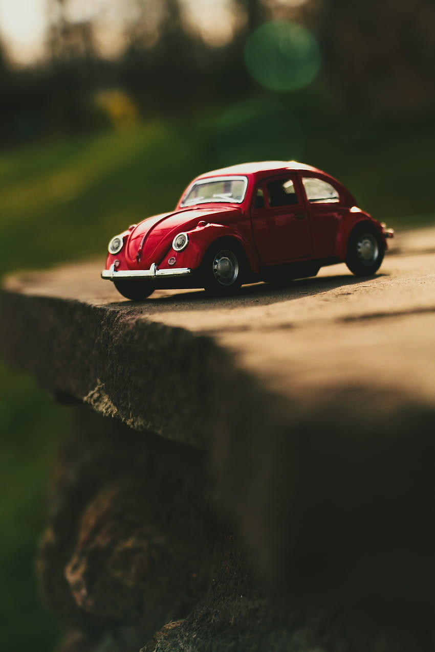 close up of red volkswagen beetle scale model, volkswagen beetle phone HD phone wallpaper