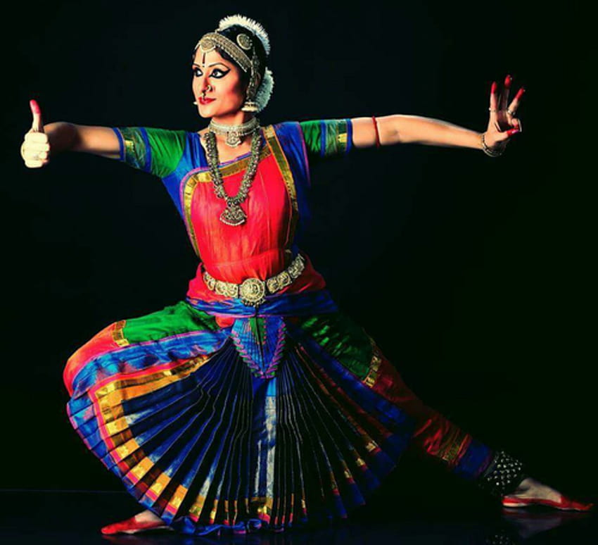 Formas de danza india: una breve introducción a las formas de danza clásica, folclórica y de Bollywood fondo de pantalla