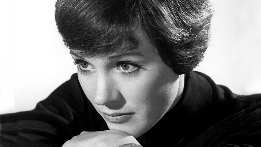 Julie Andrews Facts for Kids | KidzSearch.com