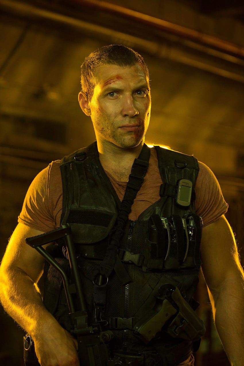 Jai Courtney as Jack McClane in A Good Day to Die Hard, die hard john mcclane HD phone wallpaper