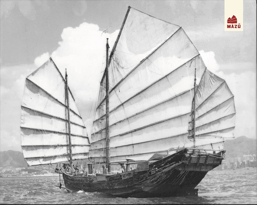 Hong Kong limanında geleneksel bir Çin hurdası., önemsiz tekneler HD duvar kağıdı