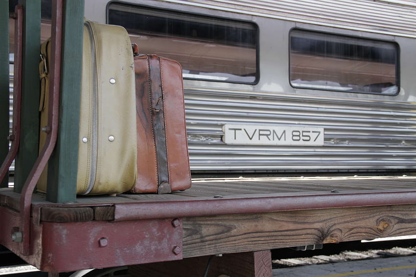3068196 background, chattanooga train depot, depot, luggage, train travel HD wallpaper