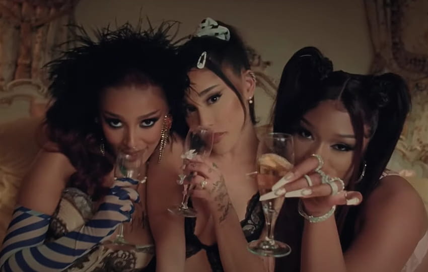 Ariana Grande, Doja Cat et Megan Thee Stallion sortent la vidéo de remix '34 + 35' Fond d'écran HD