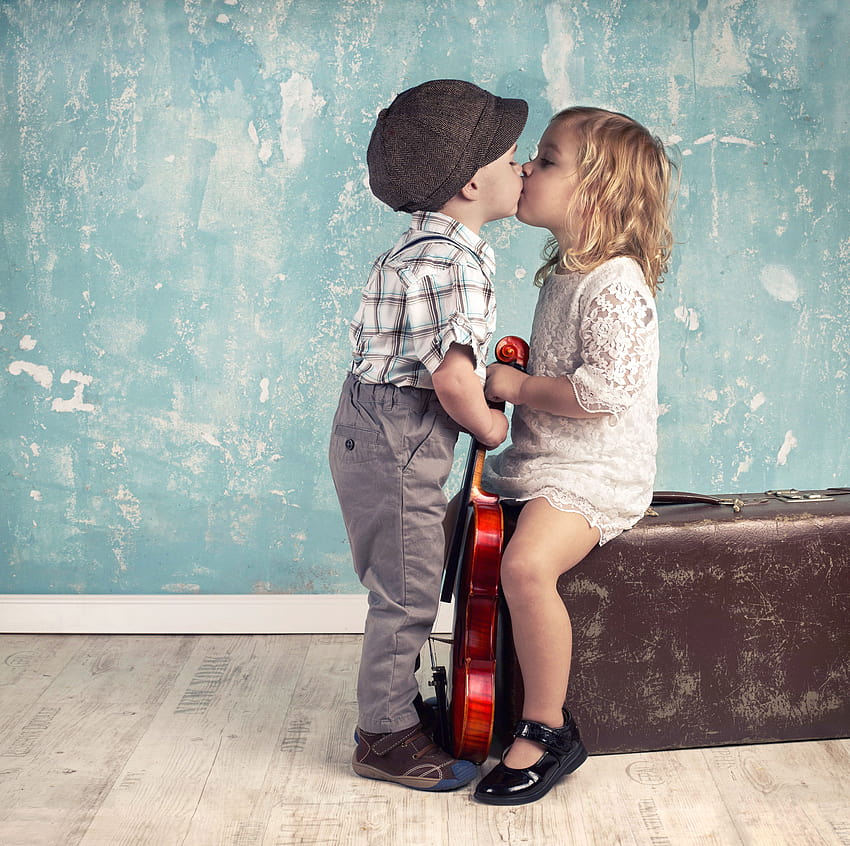 Küçük kızlar Erkekler öpücükler Çocuklar Aşk 4241x4219, kızlar ve erkekler öpücükler HD duvar kağıdı
