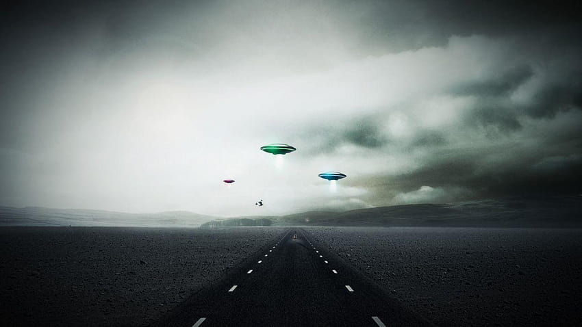 Invasi sci fi ufo pesawat ruang angkasa jalan lanskap awan langit, alien ufo Wallpaper HD