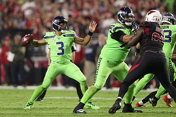 Twitter reacts predictably to the Seahawks' neon 'Color Rush' uniforms